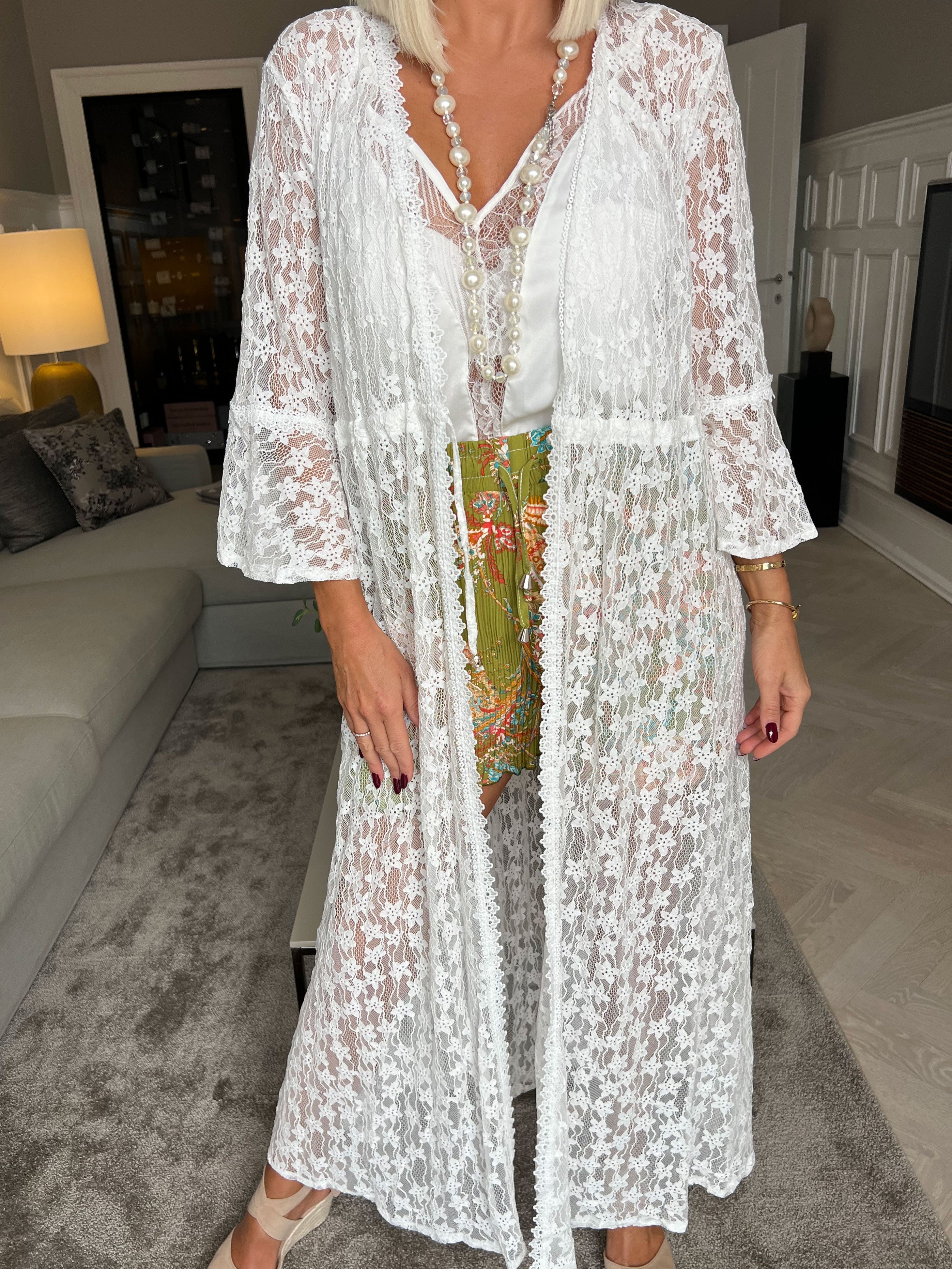 Aleyan - Lång kimono med spets - White